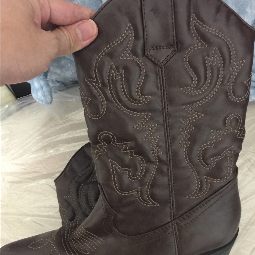 Steve Madden size 6 cowboy boots.